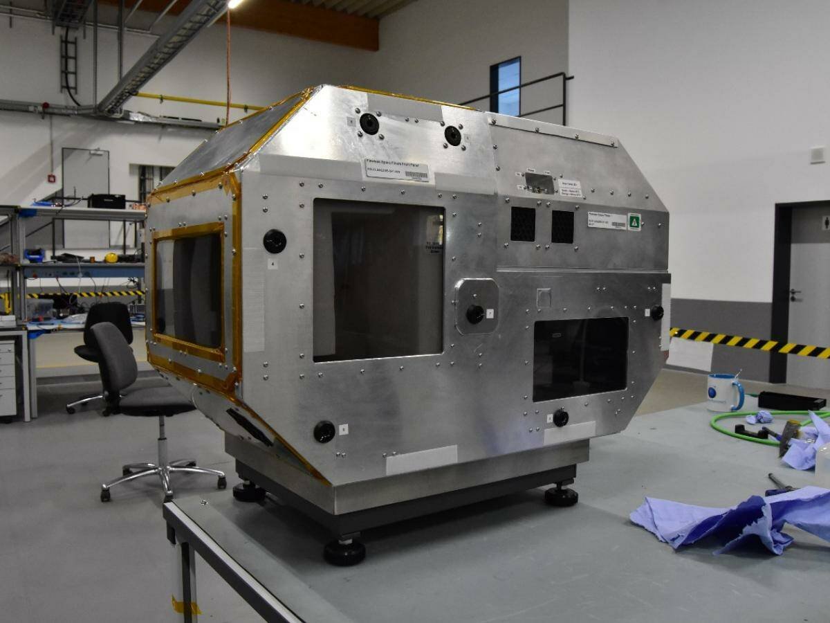 Fiber optics made in space may be the future of photonics • The Register