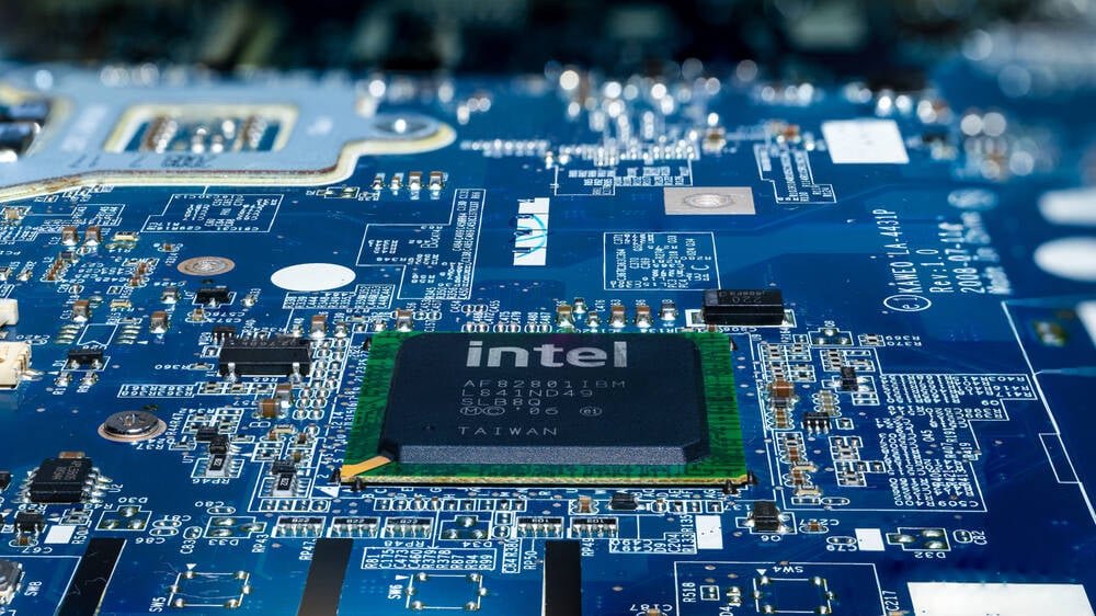Intel stock slips after $400M loss and poor outlook for Q2 • The Register
