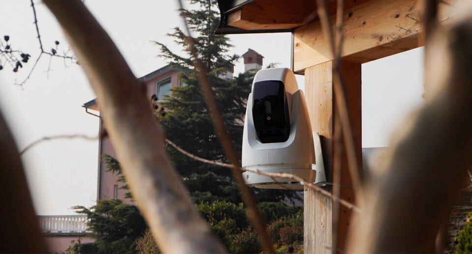 New Talking Security Camera Has Robot Gun to Shoot People With Teargas
